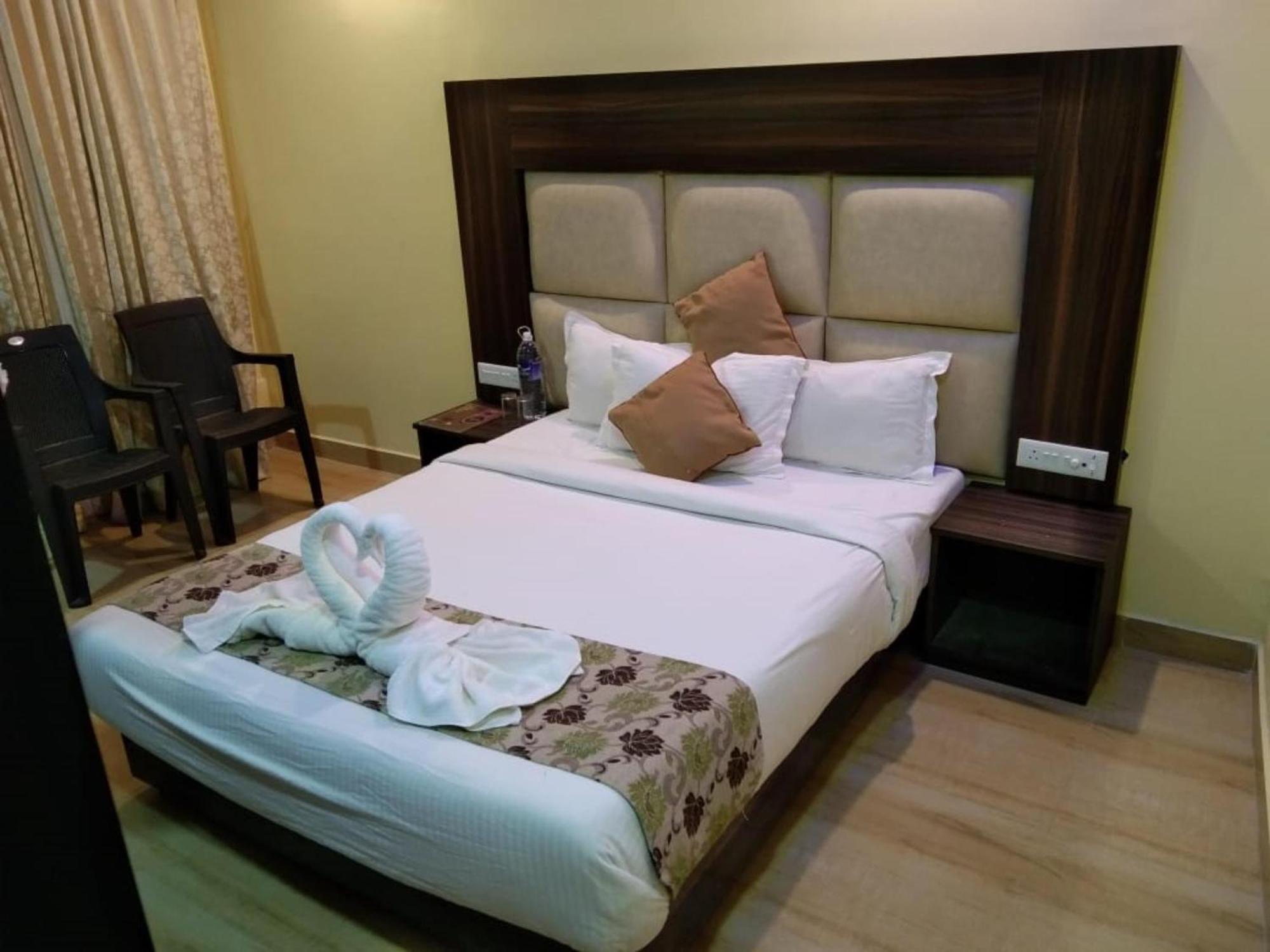 Gold India Beach Resort Govind Nagar Extérieur photo