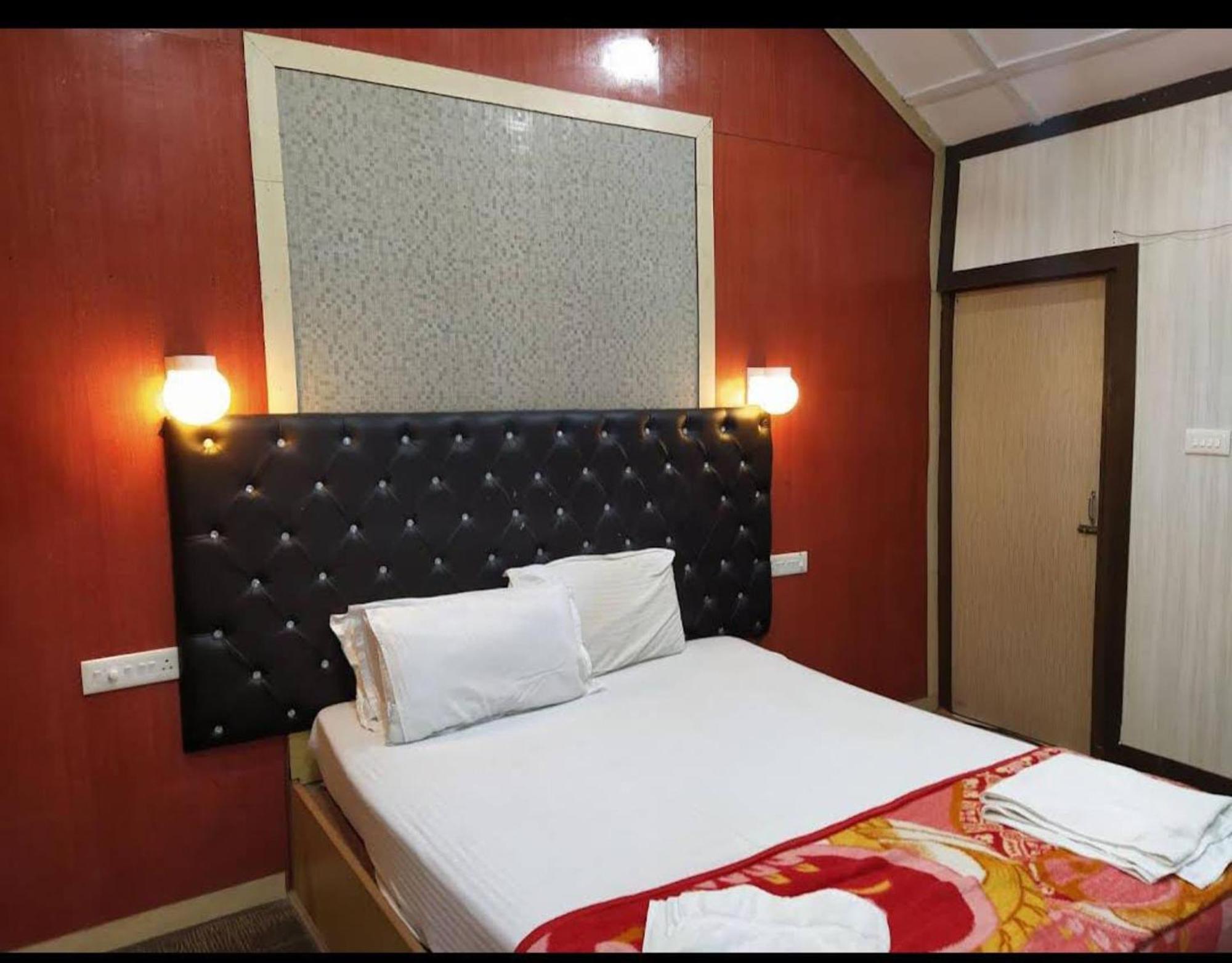 Gold India Beach Resort Govind Nagar Extérieur photo