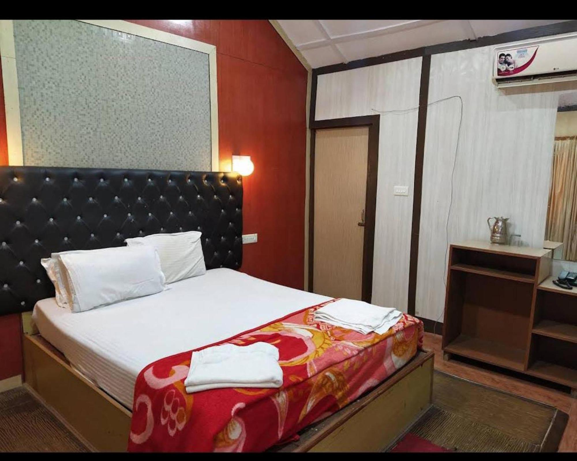 Gold India Beach Resort Govind Nagar Extérieur photo