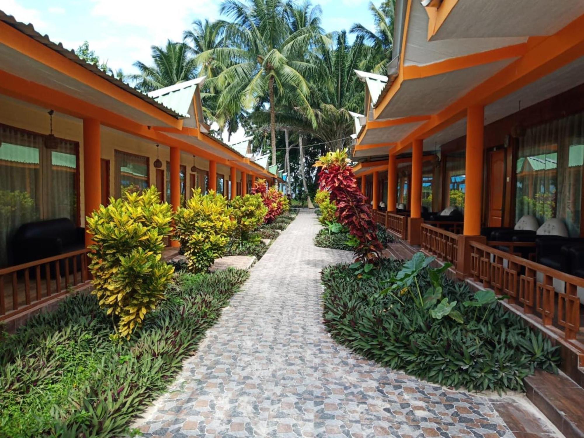 Gold India Beach Resort Govind Nagar Extérieur photo